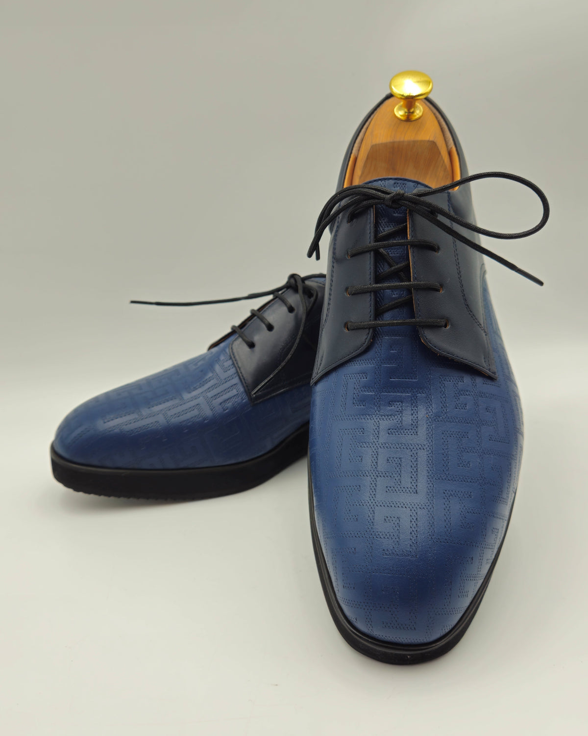 The d29:5 Zaffiro Embossed Derby