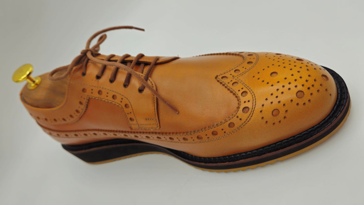 The d29:5 Master Artisan Tan Full-Brogue Derby