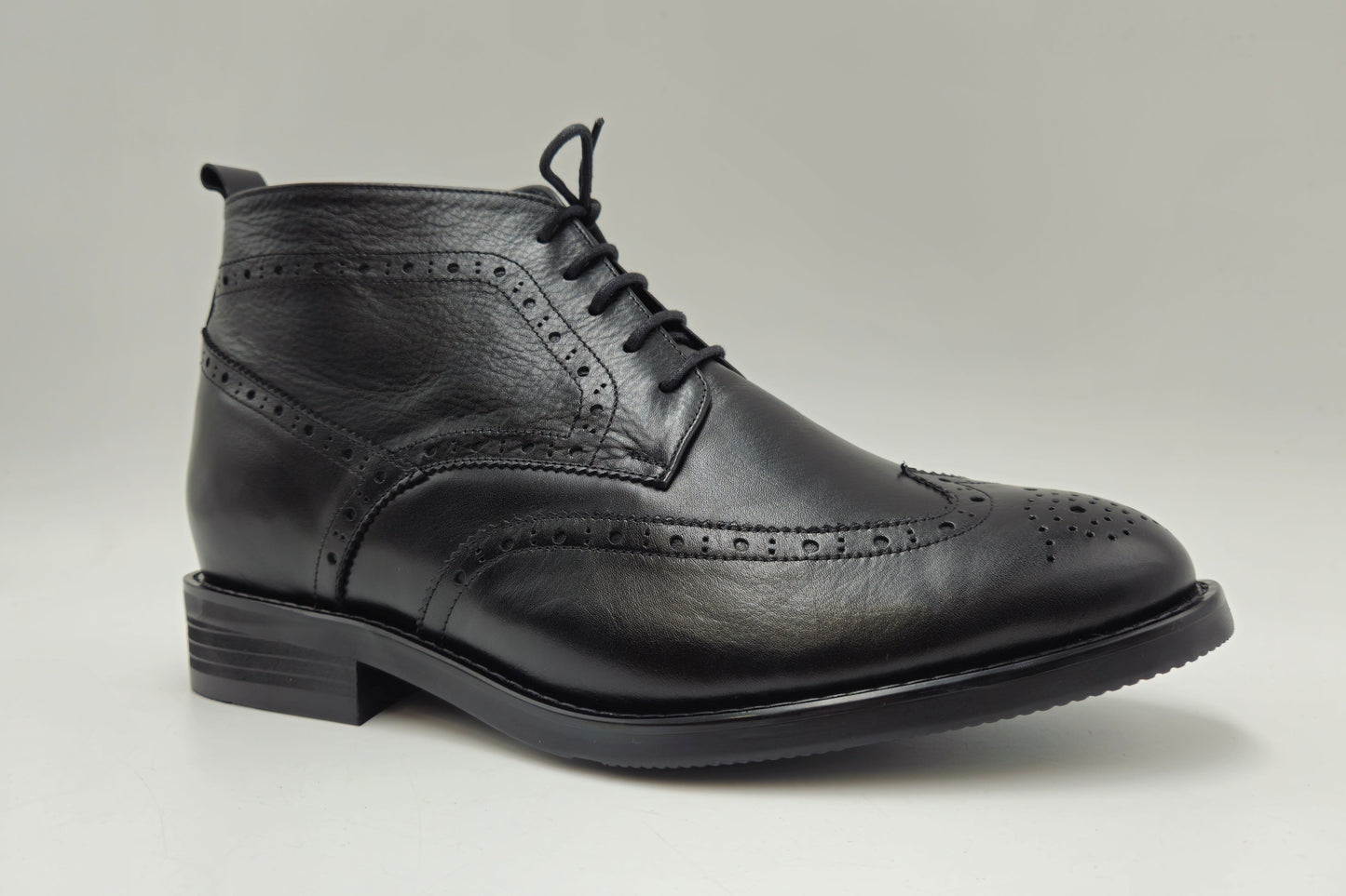 The d295ma Signature Brogue Derby Boot